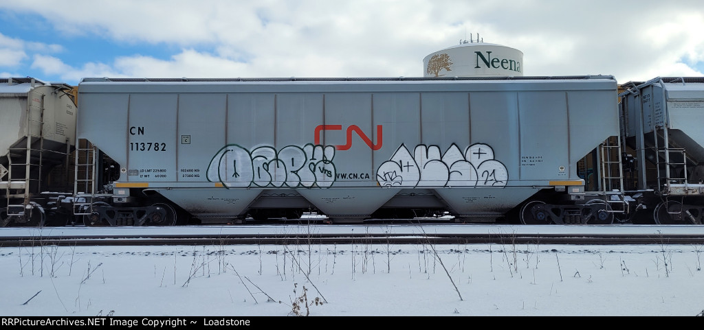 CN 113782